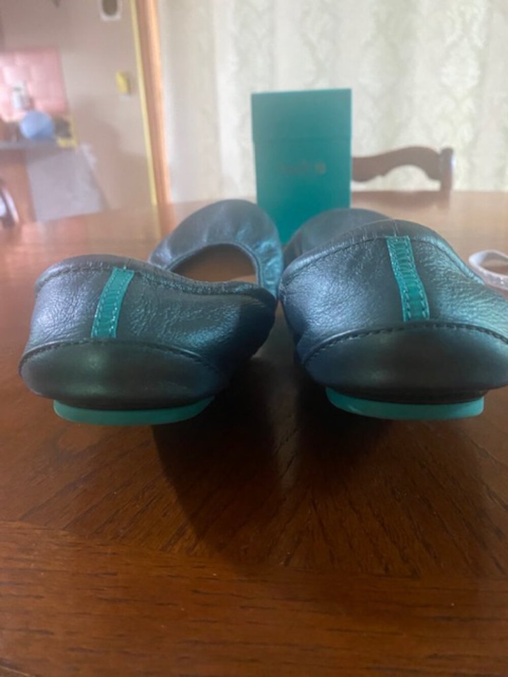 Limited Addition Tahitian Pearl Tieks size 9 with box and topper - Picture 6 of 7